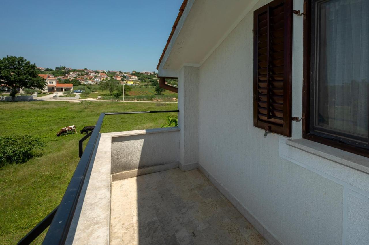 App Fiorela Porec Exterior photo